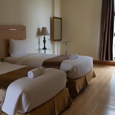 Revayah Hotels Ruteng Kültér fotó