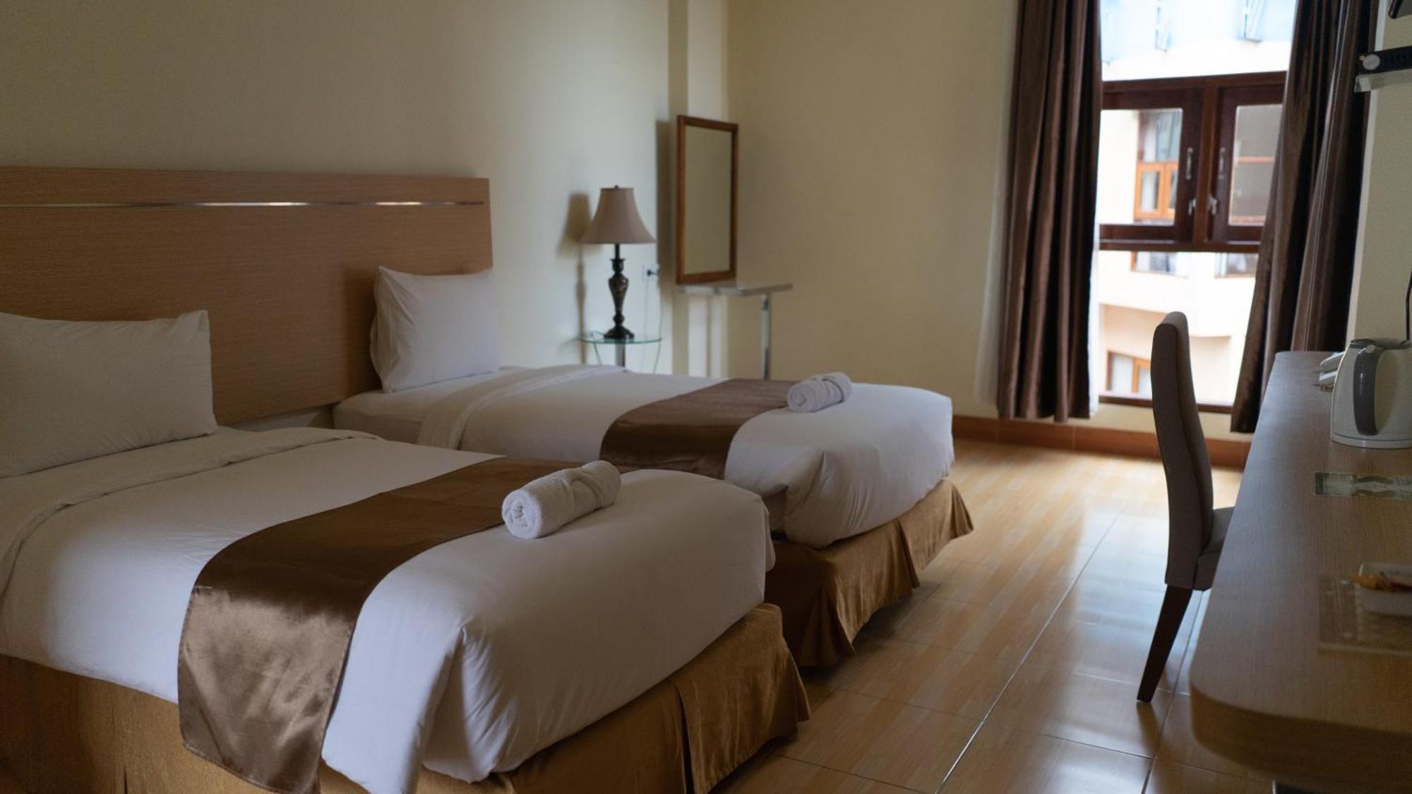 Revayah Hotels Ruteng Kültér fotó