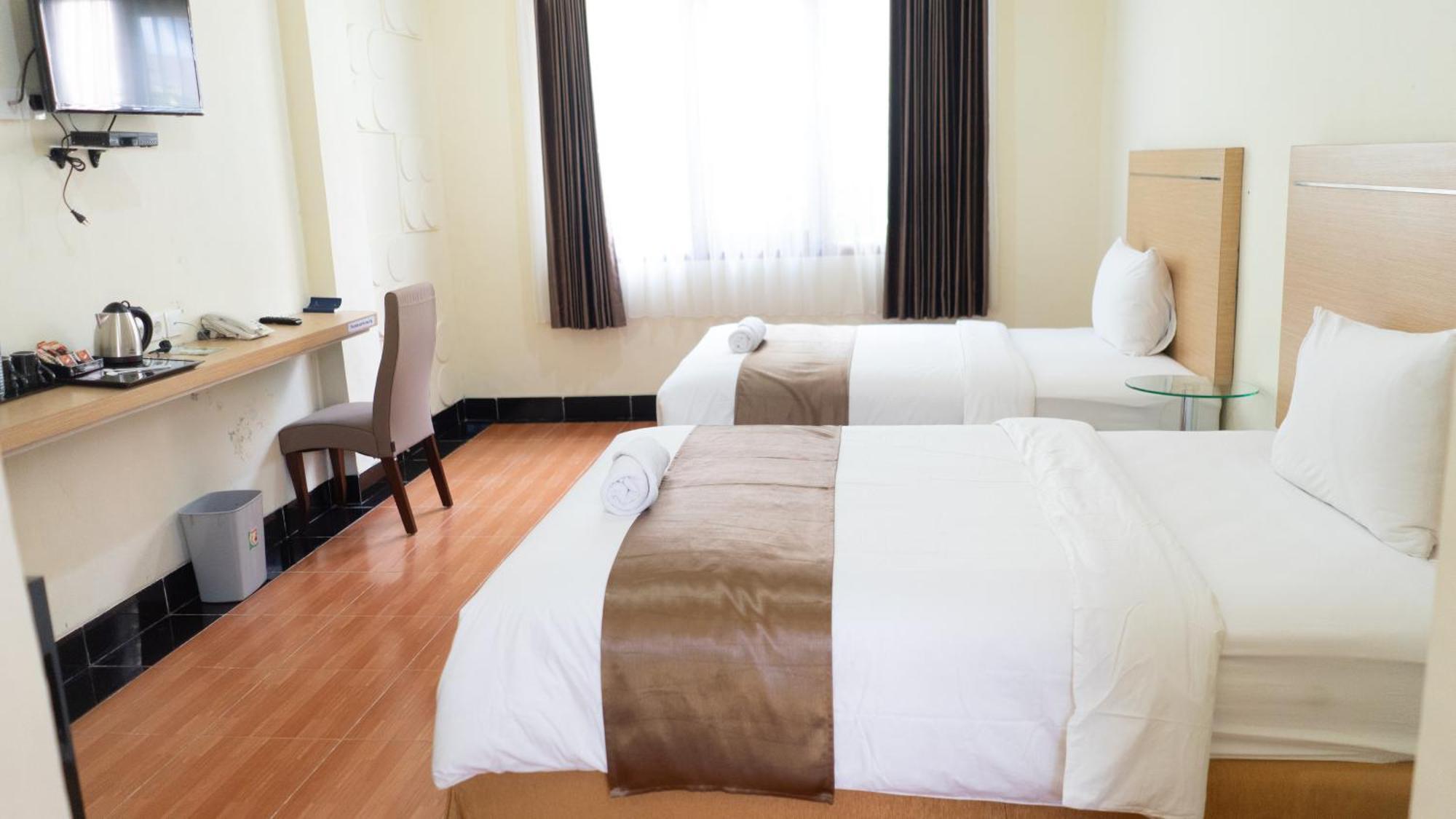 Revayah Hotels Ruteng Kültér fotó
