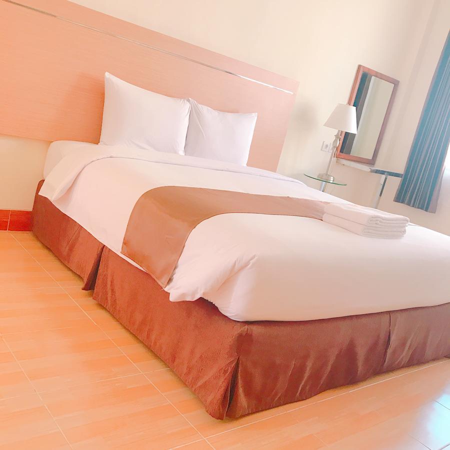 Revayah Hotels Ruteng Kültér fotó