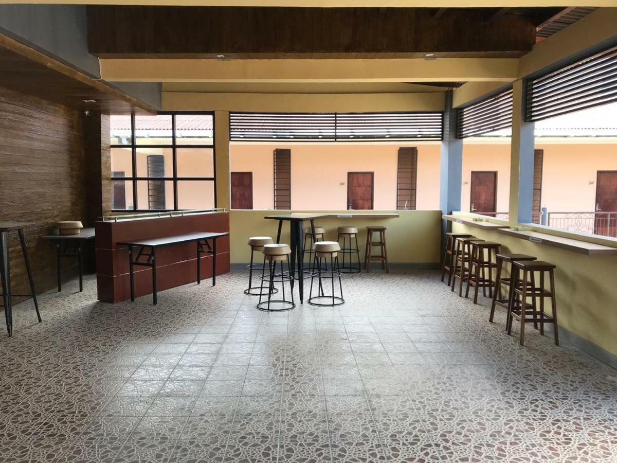 Revayah Hotels Ruteng Kültér fotó